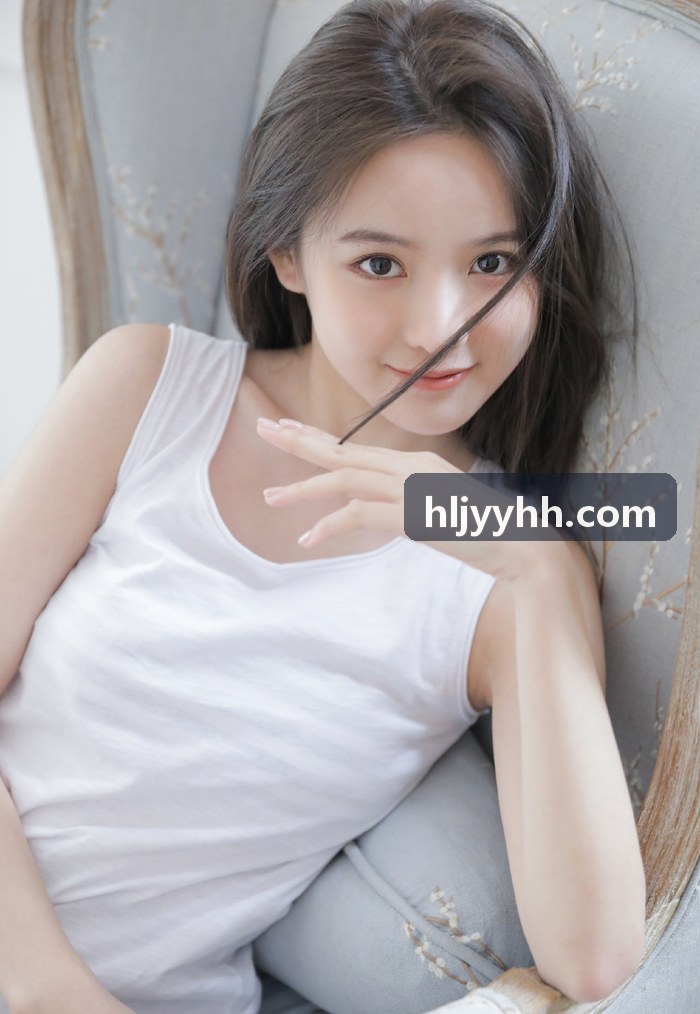 首台车买家陪同进行二手车外观钣金检测